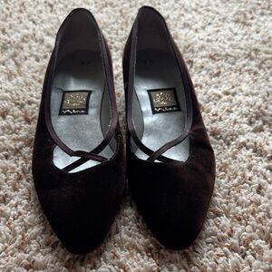 Brown velvet Nina shoes with a heel and crisscross straps,